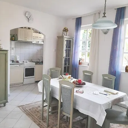 Lijoli Lounge Vendeghaz Pensiune 4*