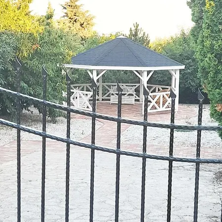Guest house Lijoli Lounge Vendeghaz