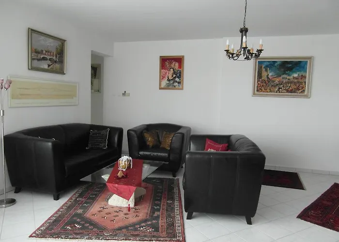 Lijoli Lounge Vendeghaz Альшоэрш